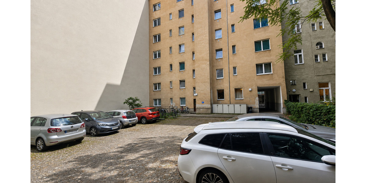 Stellplätze-Hinterhof